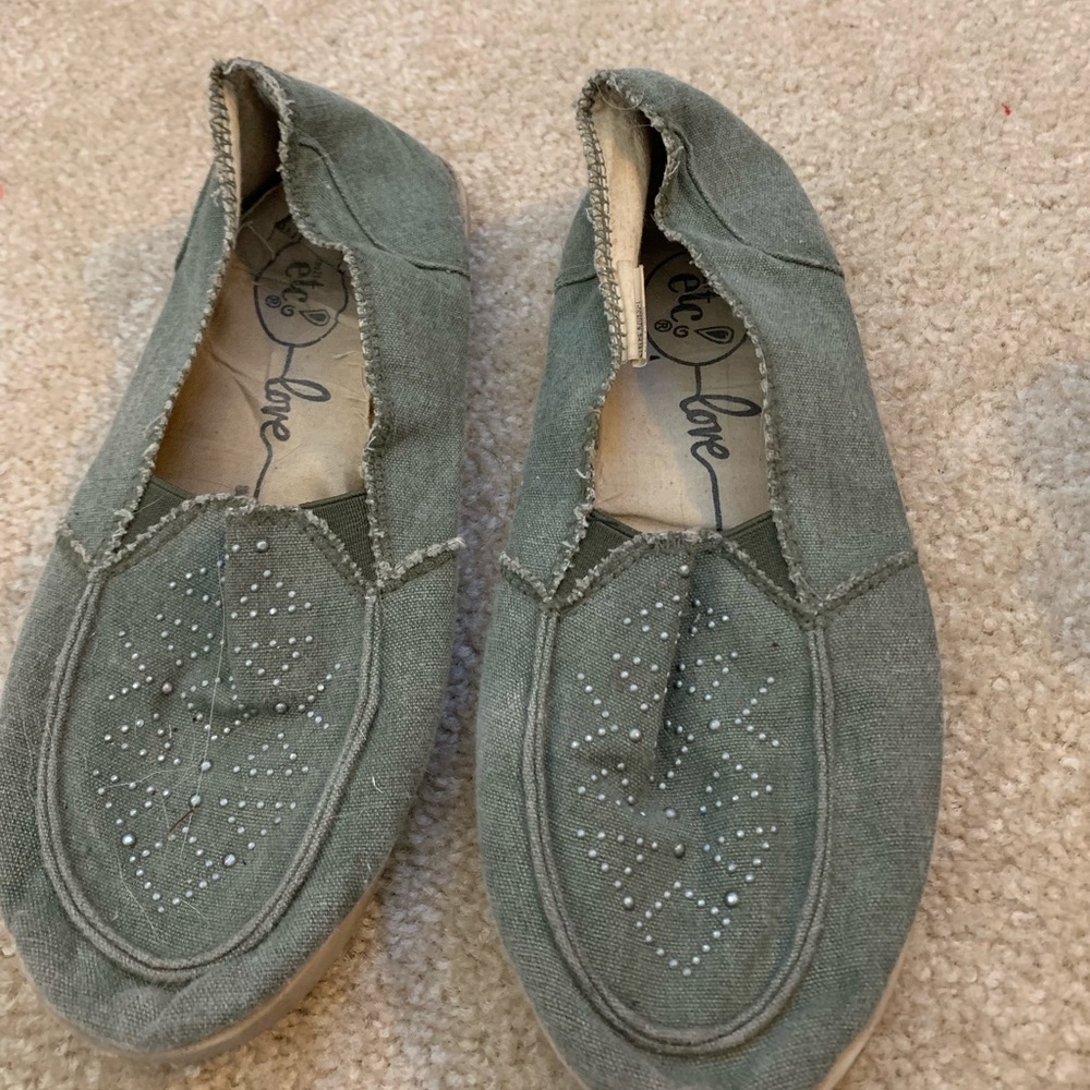 Wet seal green flats